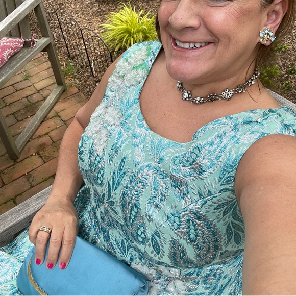 Vintage VOLUP  1950s1960s Brocade tea-length dress. - Picture 3 of 9